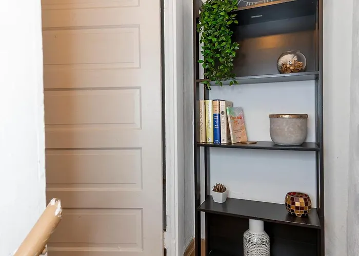 Charming - Pittsburgh's Little Italy Apartment *
