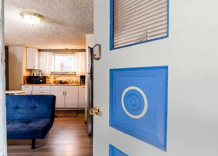 Charming - Pittsburgh's Little Italy Apartment Pittsburgh