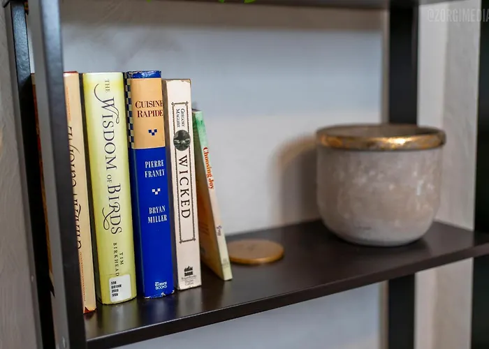 Charming - Pittsburgh's Little Italy Apartment