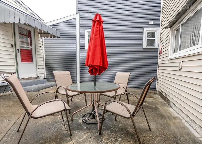 Apartment Charming - Pittsburgh's Little Italy