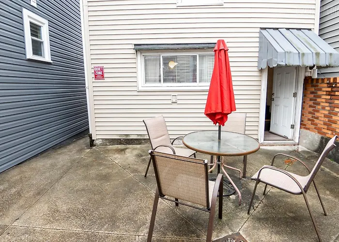Charming - Pittsburgh's Little Italy Apartment *